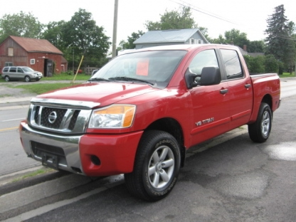 Nissan Titan CREW 4X4 SPORT